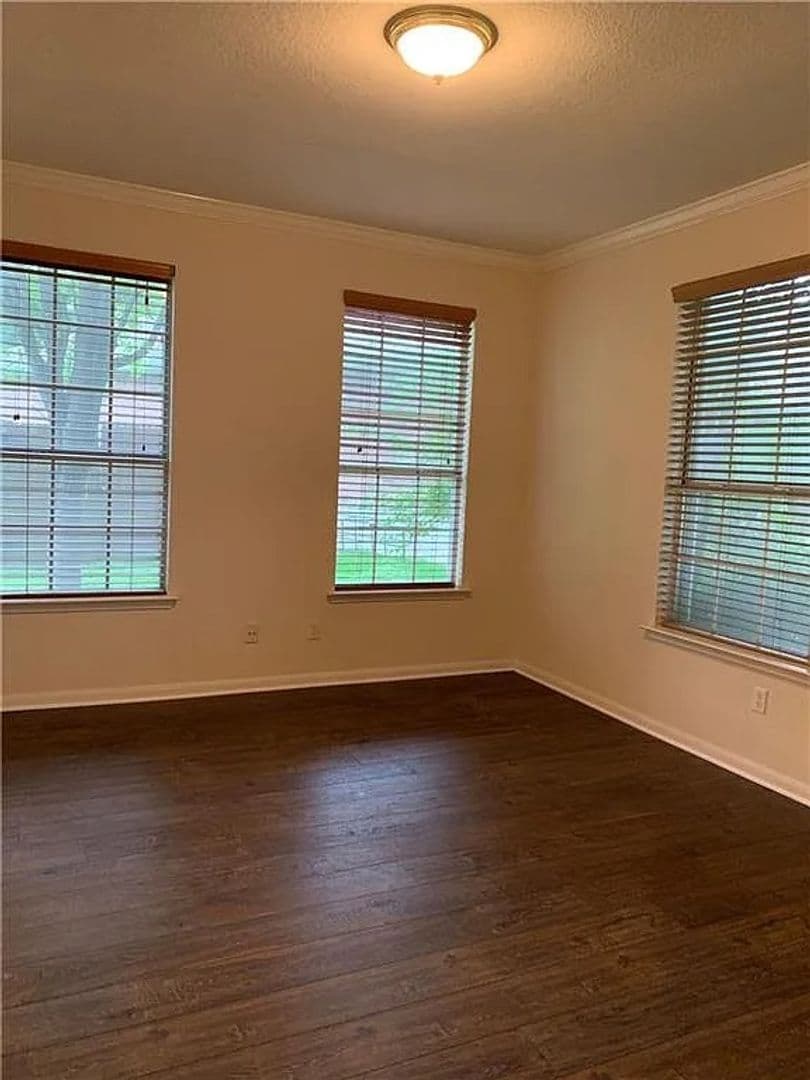 Round Rock House: 1724 Fort Grant Dr