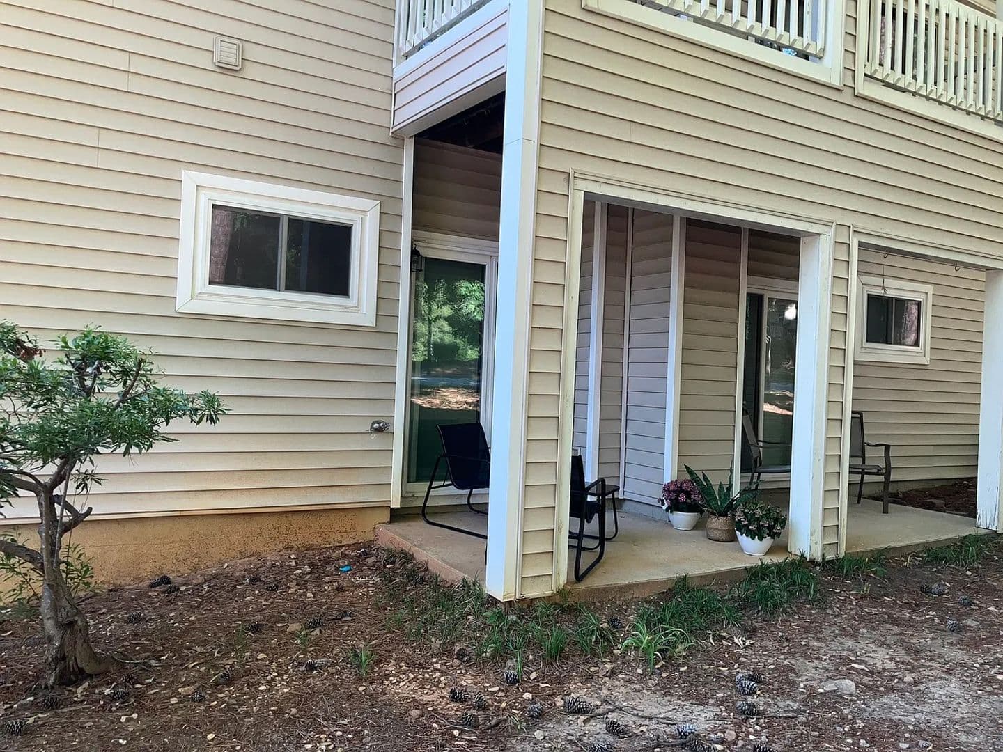 Raleigh House: 6000 Winterpointe Ln