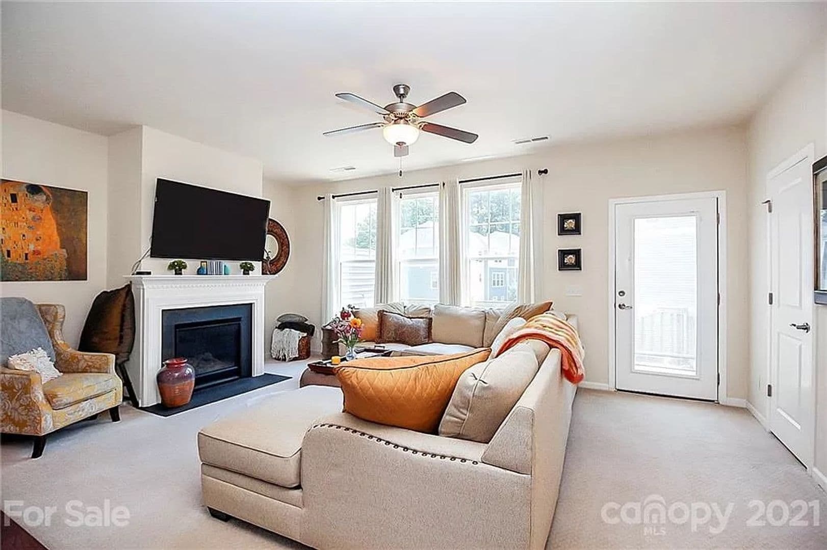 Charlotte House: 1502 Sharon Rd W