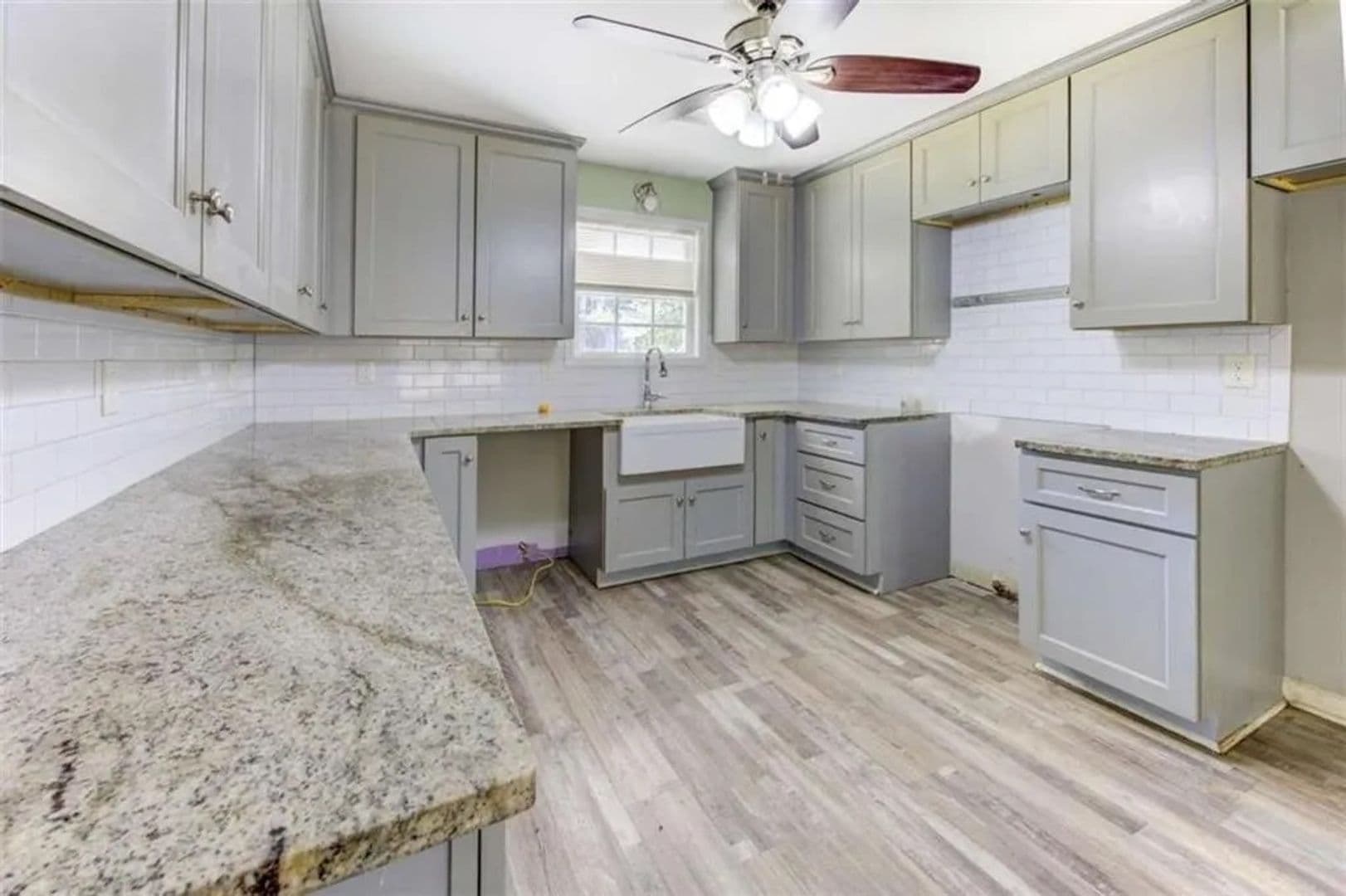 Covington House: 915 Navajo Trl