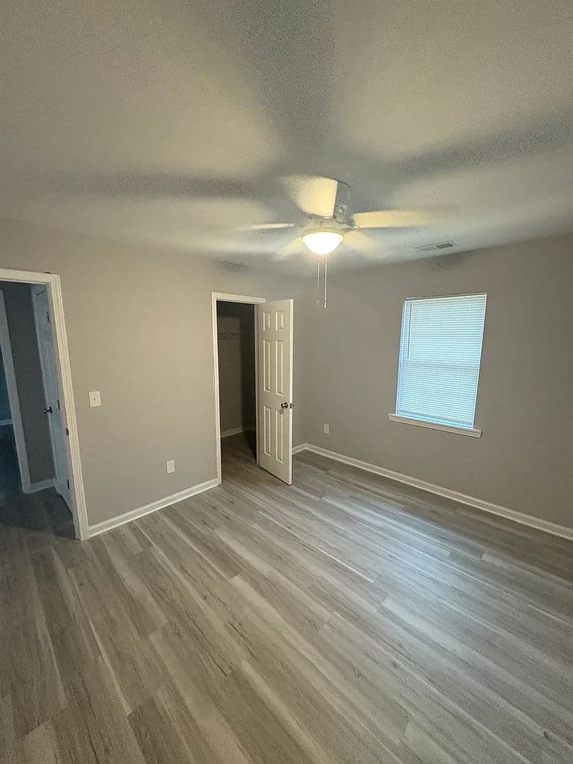 Conyers House: 1637 Pinedale Cir NW