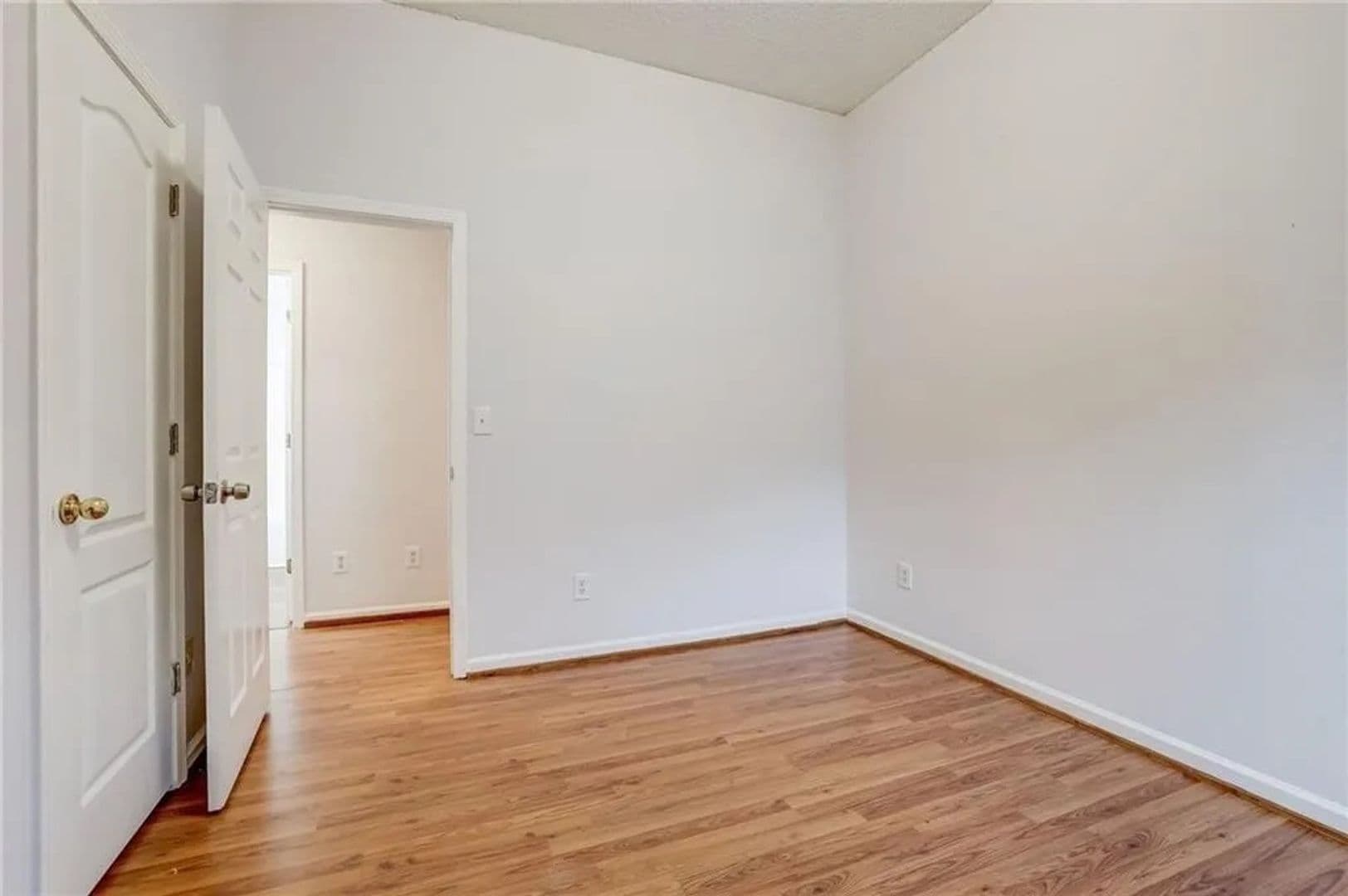 Union City House: 3865 Cypress Pointe Dr