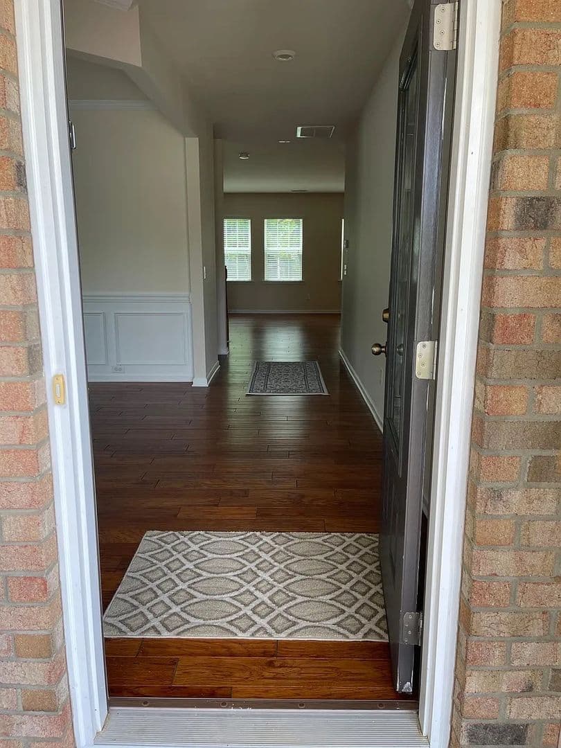 Charlotte House: 7211 Agnew Dr
