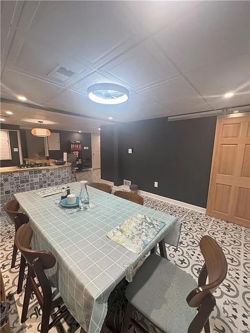 Duluth House: 4909 Glenwhite Dr