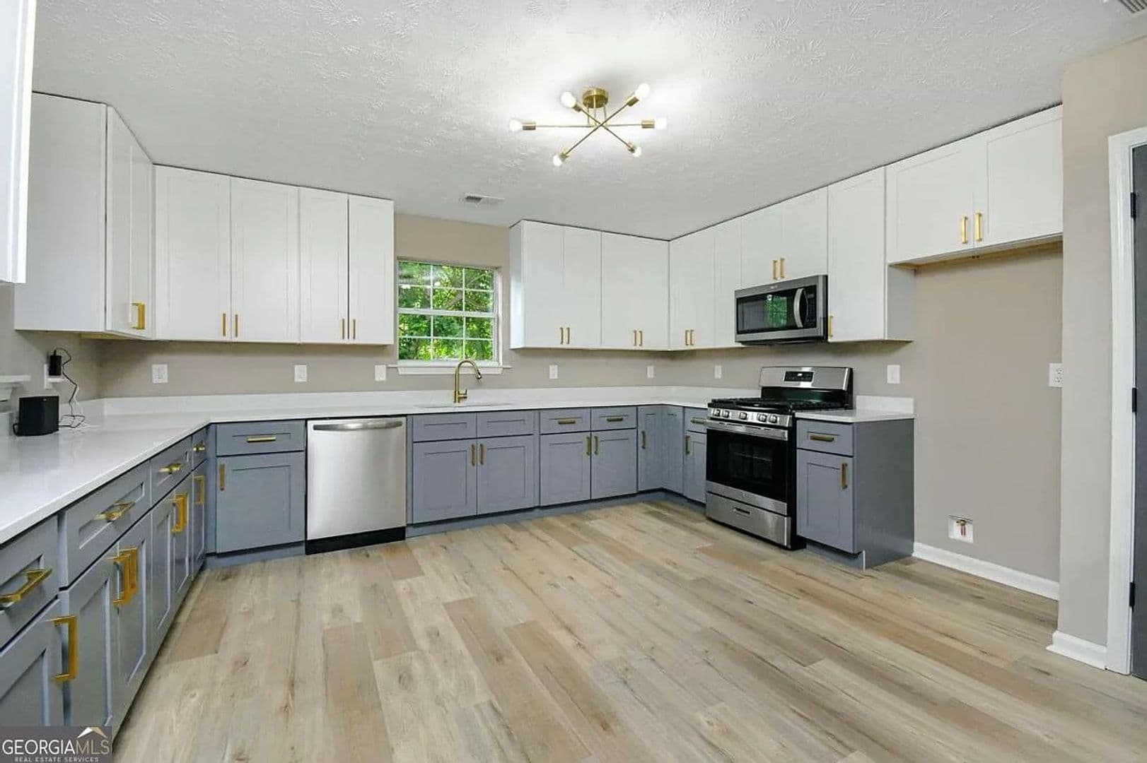 Decatur House: 3840 Brown Dr