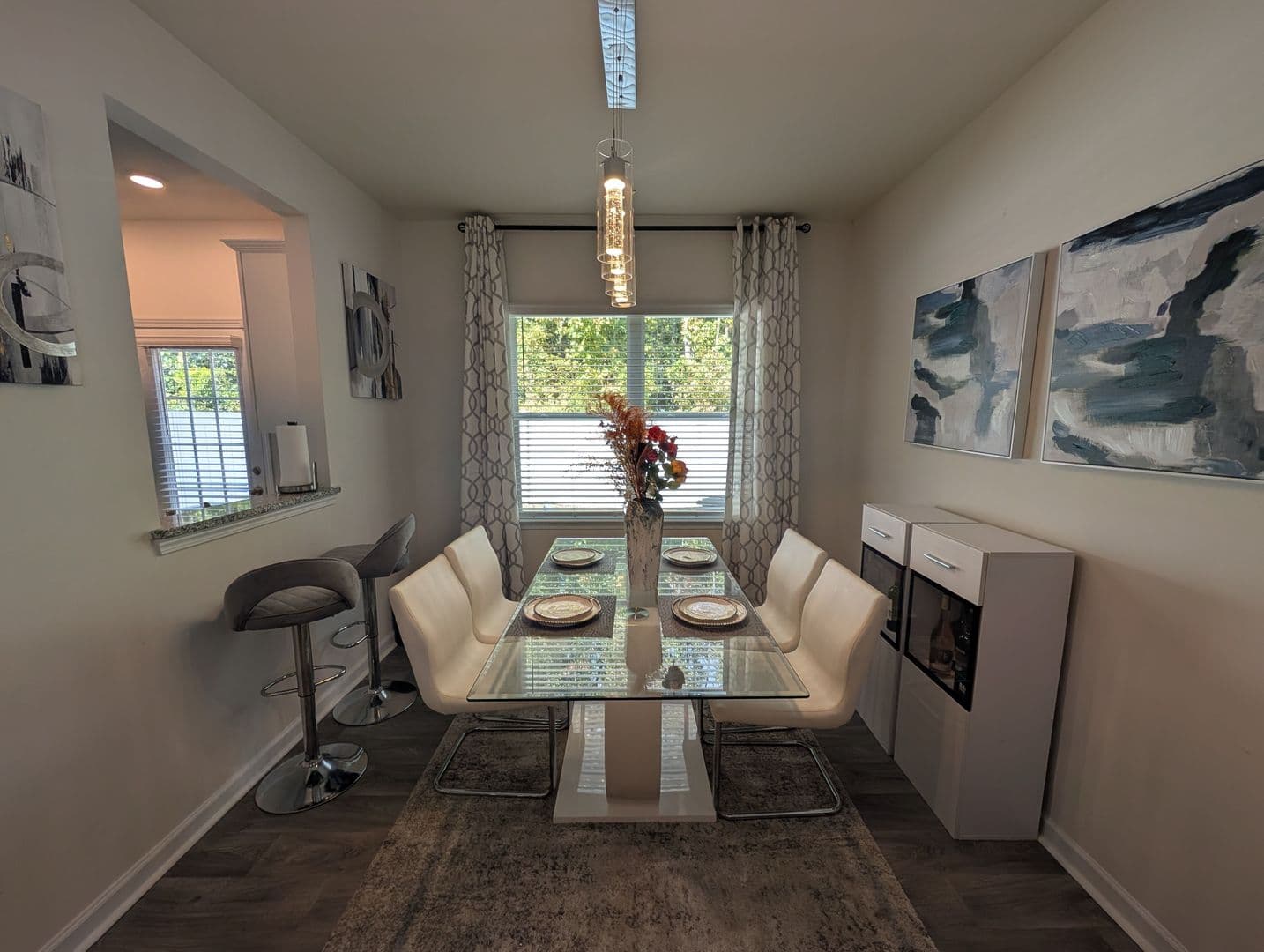 Charlotte House: 7022 North Mills Rd