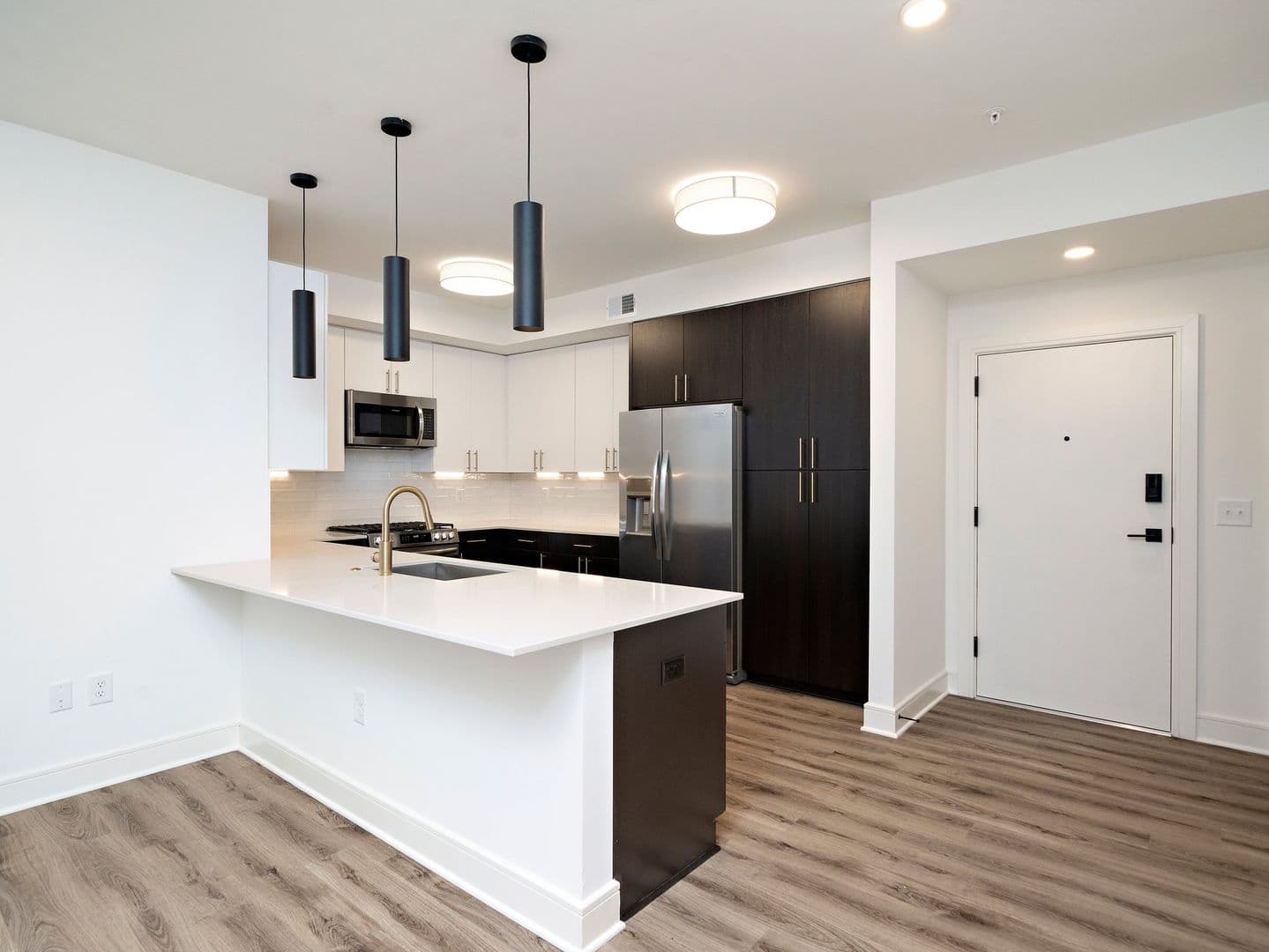 Raleigh House: 615 W Peace St