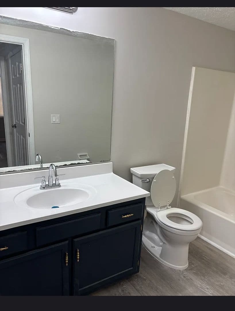 Mabelton House: 5888 Brookside Dr SE