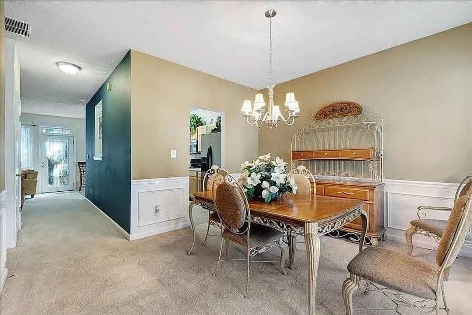 Cumming House: 3032 Kentmere Dr