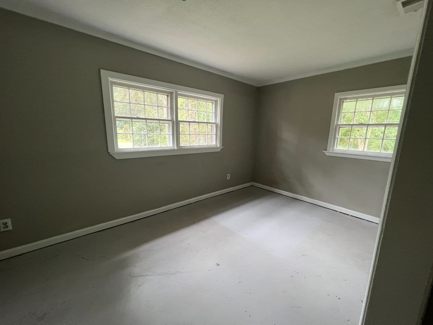 Raleigh House: 1809 Pinedale Dr