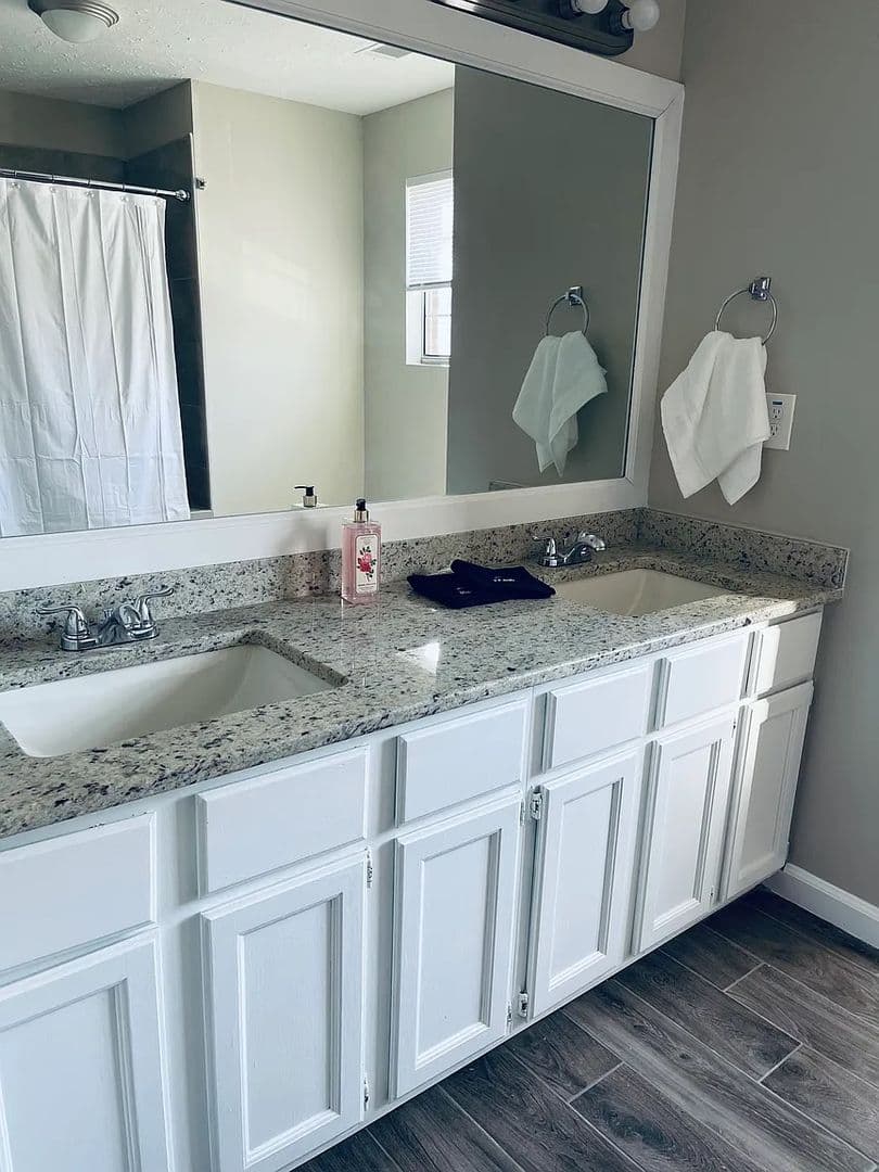 Stone Mountain House: 5518 Mountain Springs Cir