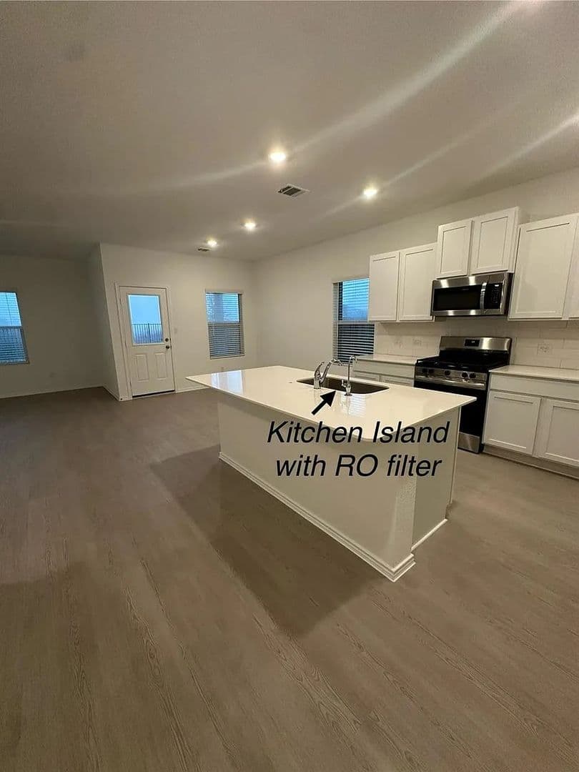 Leander House: 1320 Pickerel St