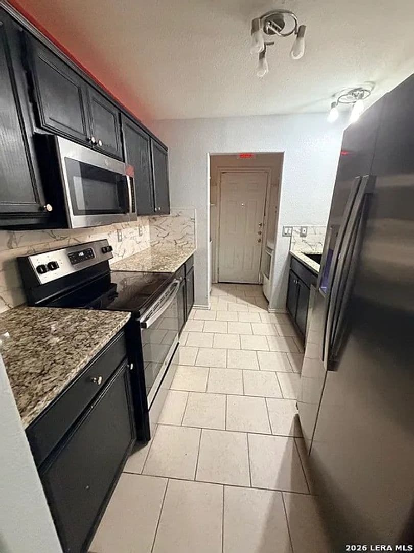 San Antonio House: 6131 Lake Victoria St