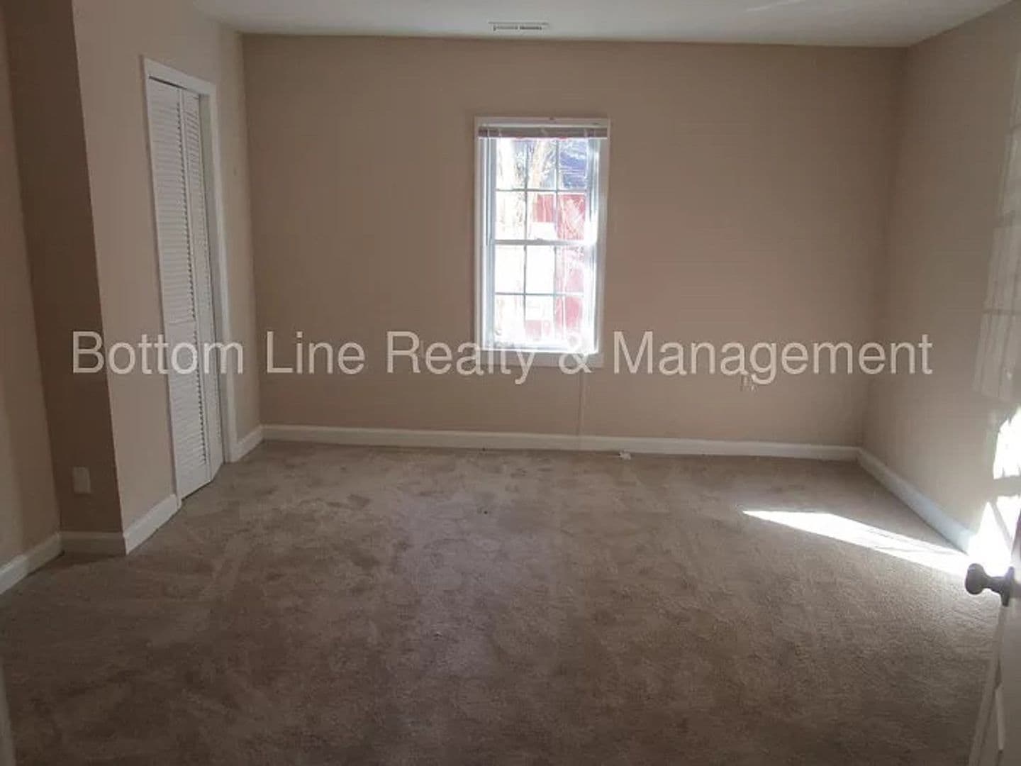 Charlotte House: 3912 Plainview Rd
