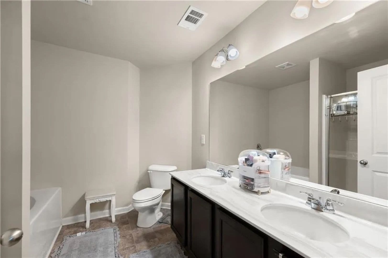 Buford House: 4202 Chatham Ridge Dr