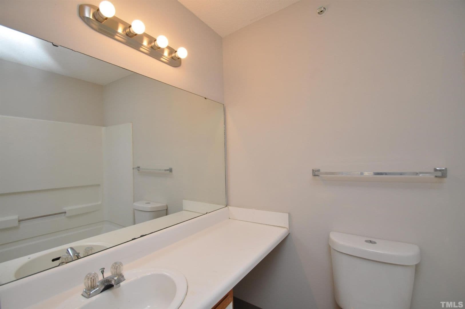 Raleigh House: 1331 #302 Crab Orchard Dr