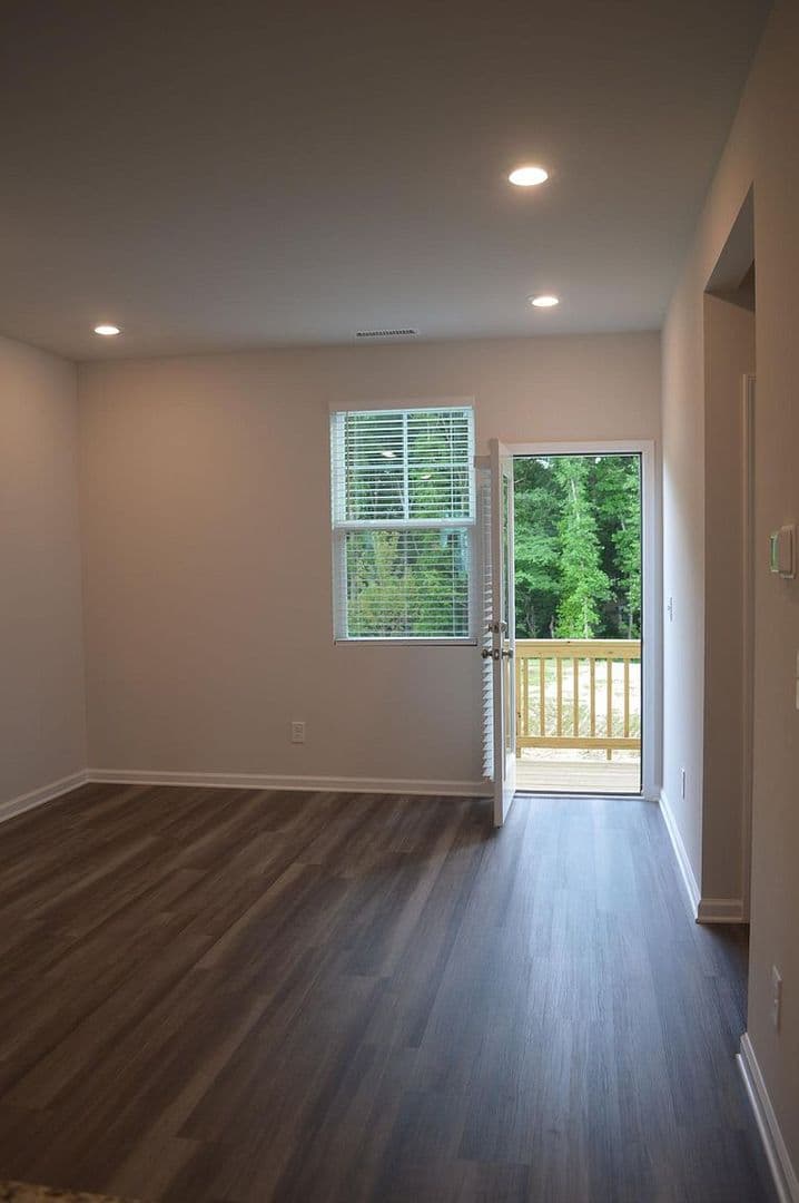 Raleigh House: 4938 Southern Magnolia Dr