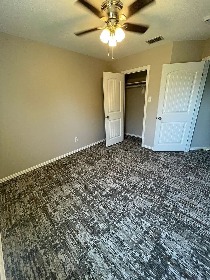 Fort Worth House: 8107 Arbor Ave