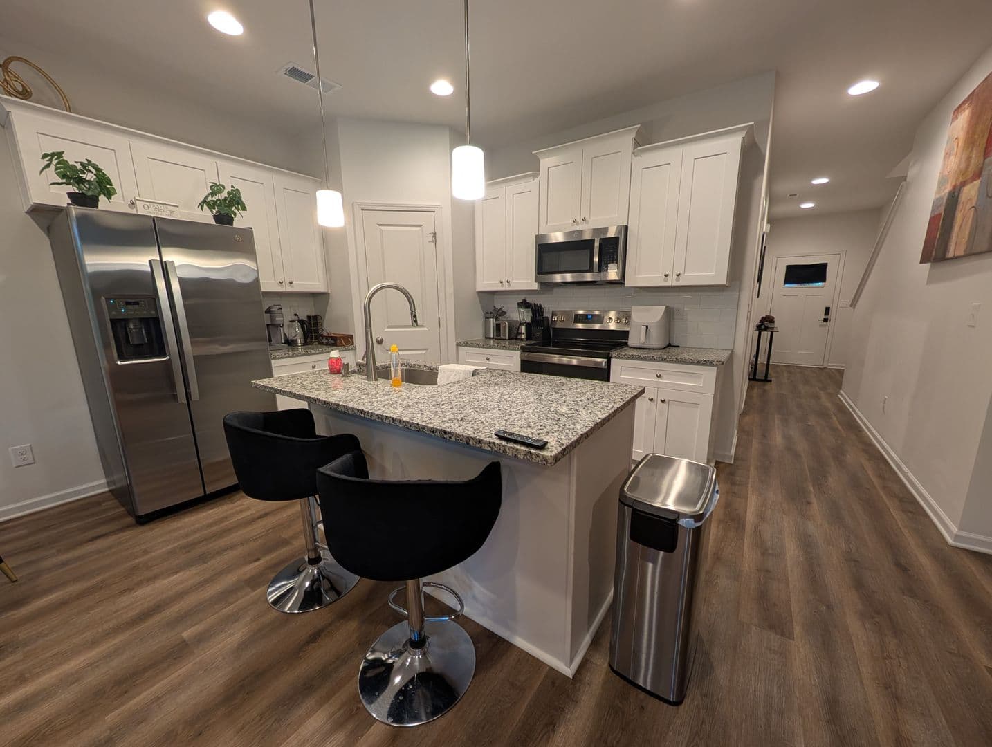 Charlotte House: 6043 Sullins Rd