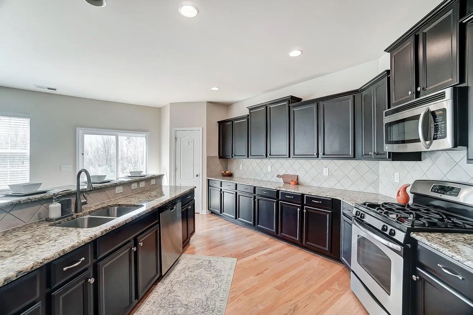Pineville House: 14420 Green Birch Dr