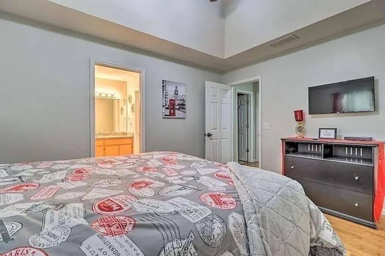 Hapeville House: 483 Oak Dr