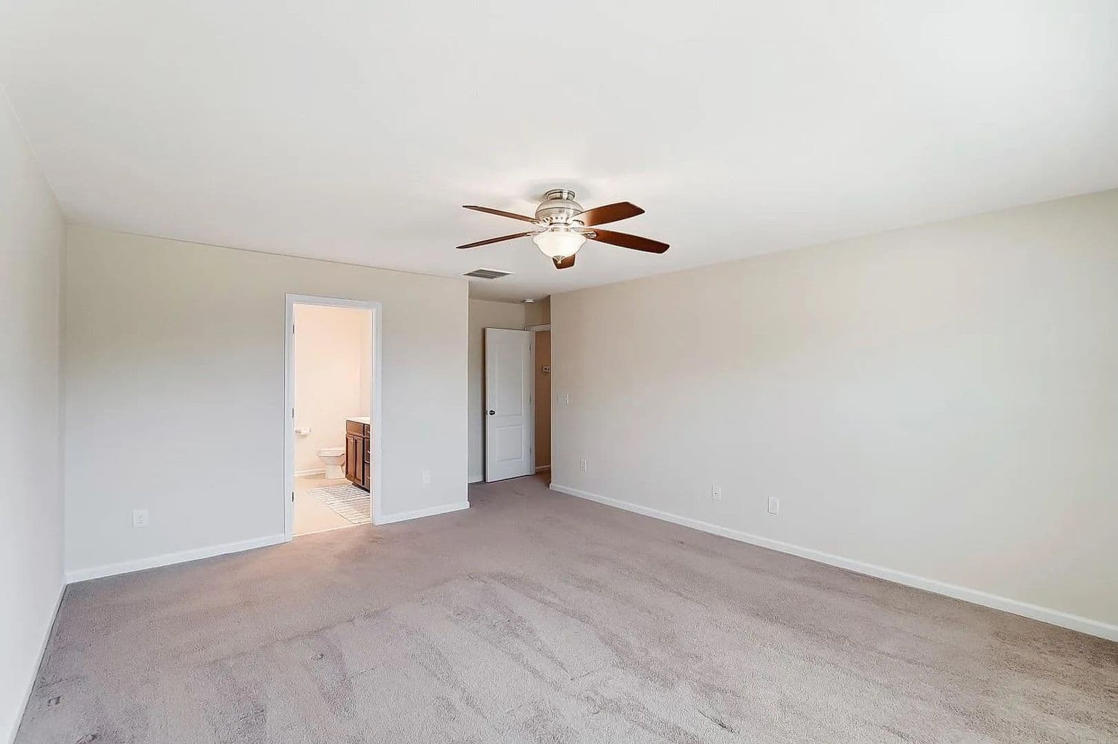 Pineville House: 14420 Green Birch Dr
