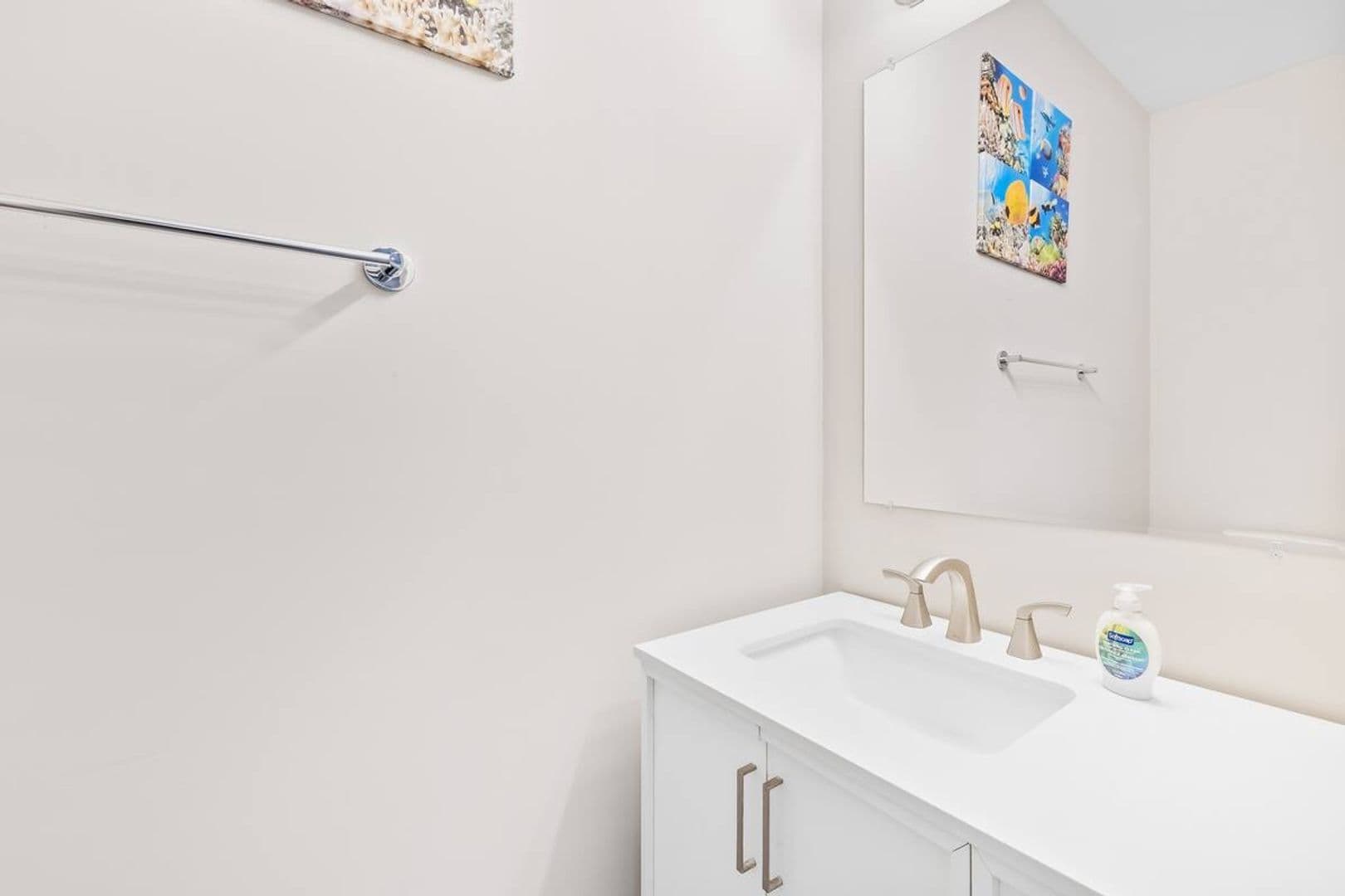 Clover House: 614 Kings Mountain St