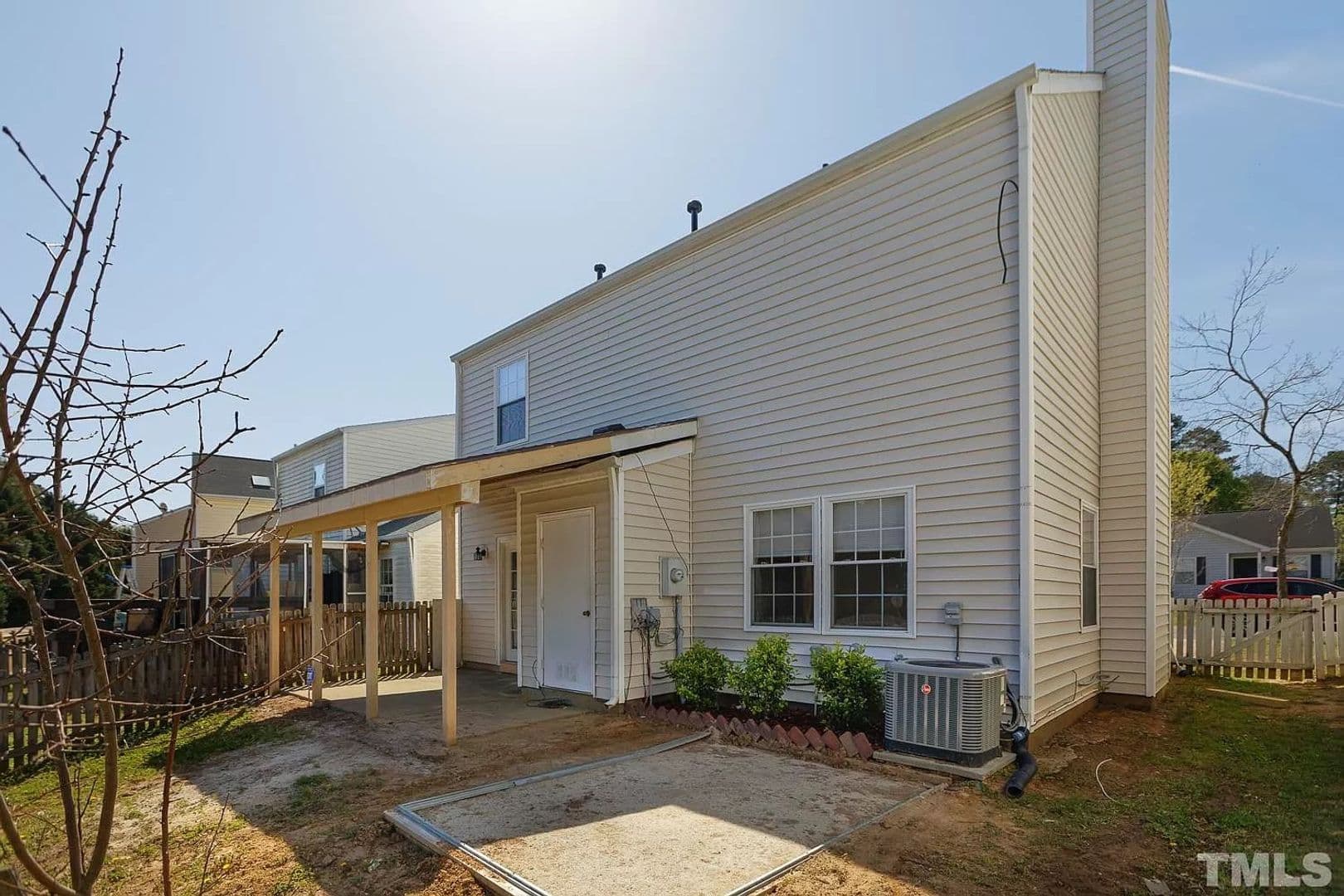 Durham House: 3615 Sana Ct