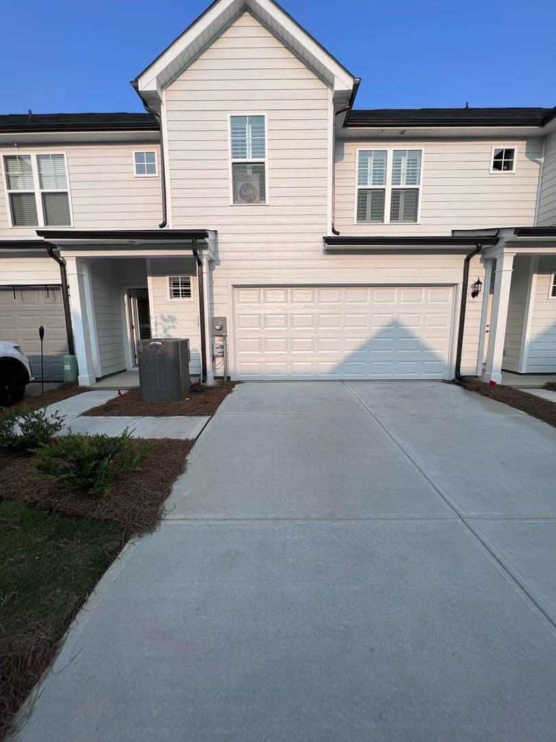 Charlotte House: 22047 Lani Dr