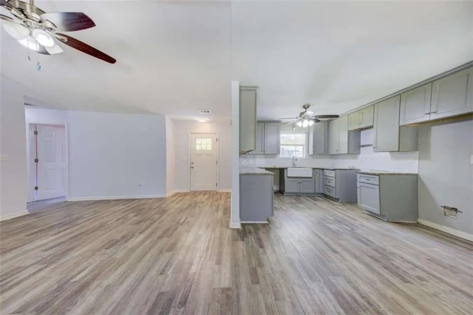 Covington House: 915 Navajo Trl