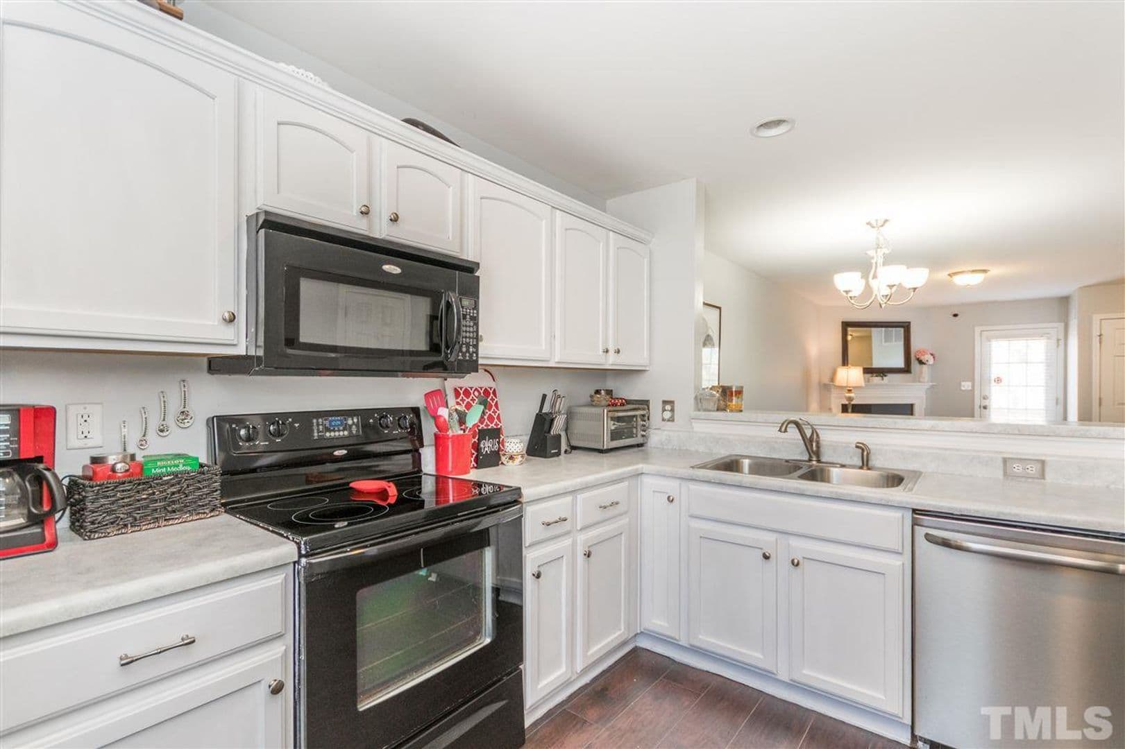 Raleigh House: 5355 Big Bass Dr