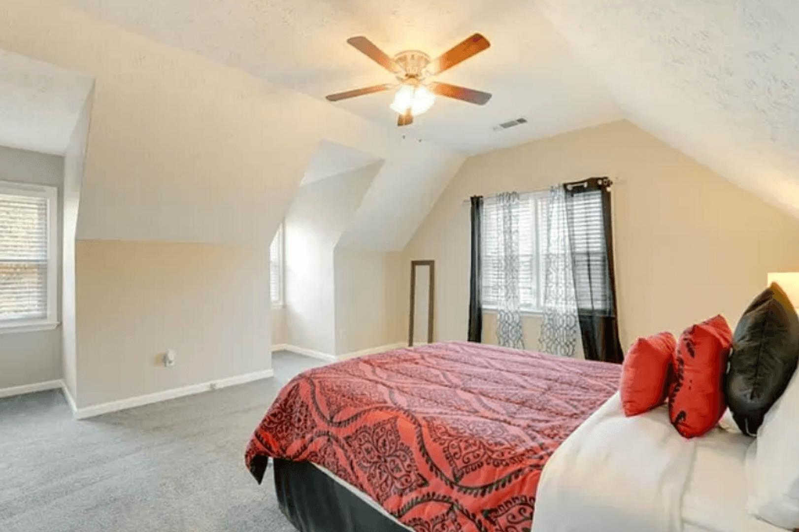 Lithonia House: 7136 Woodstone Dr