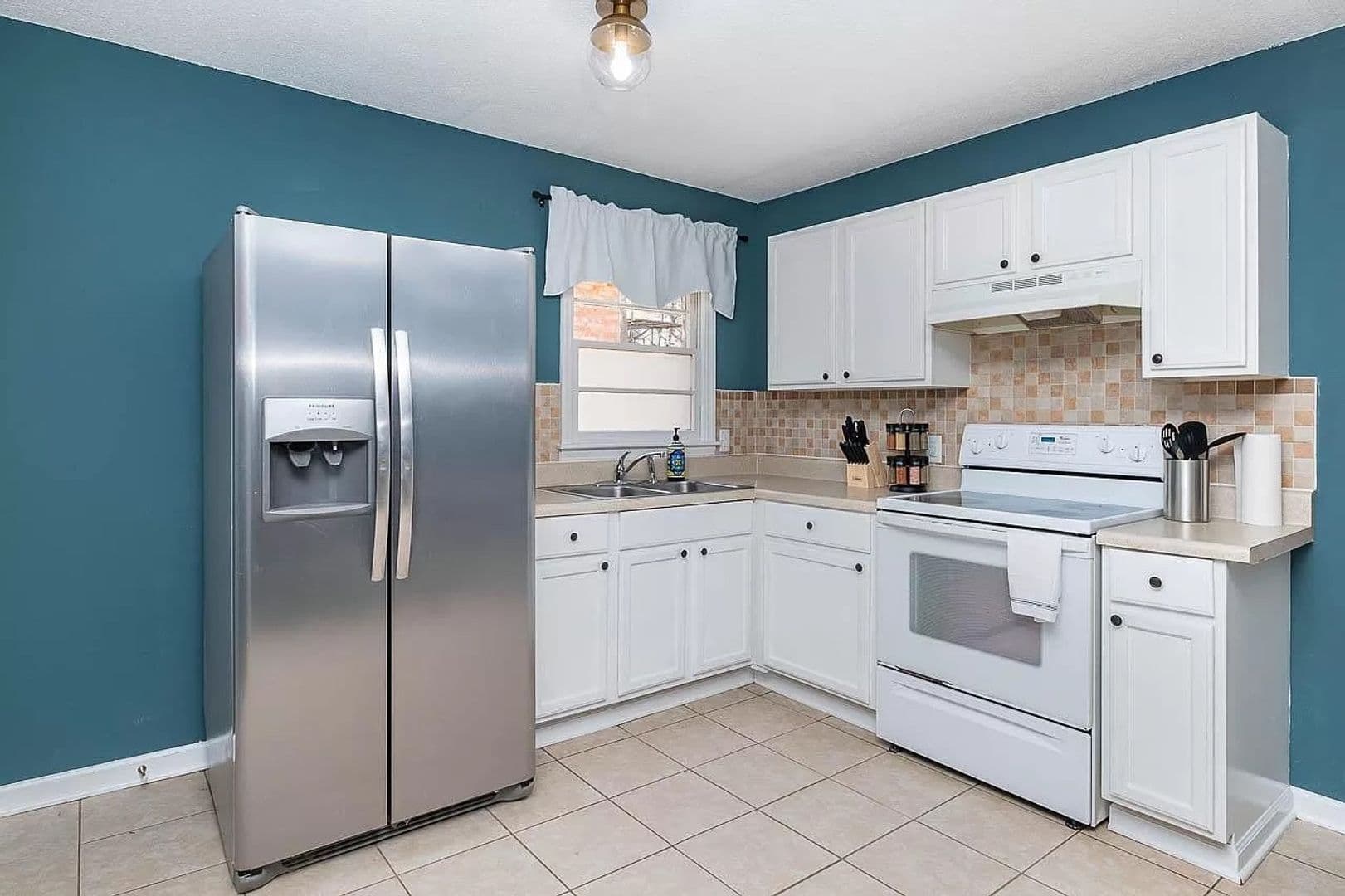 Durham House: 123 Archdale Dr