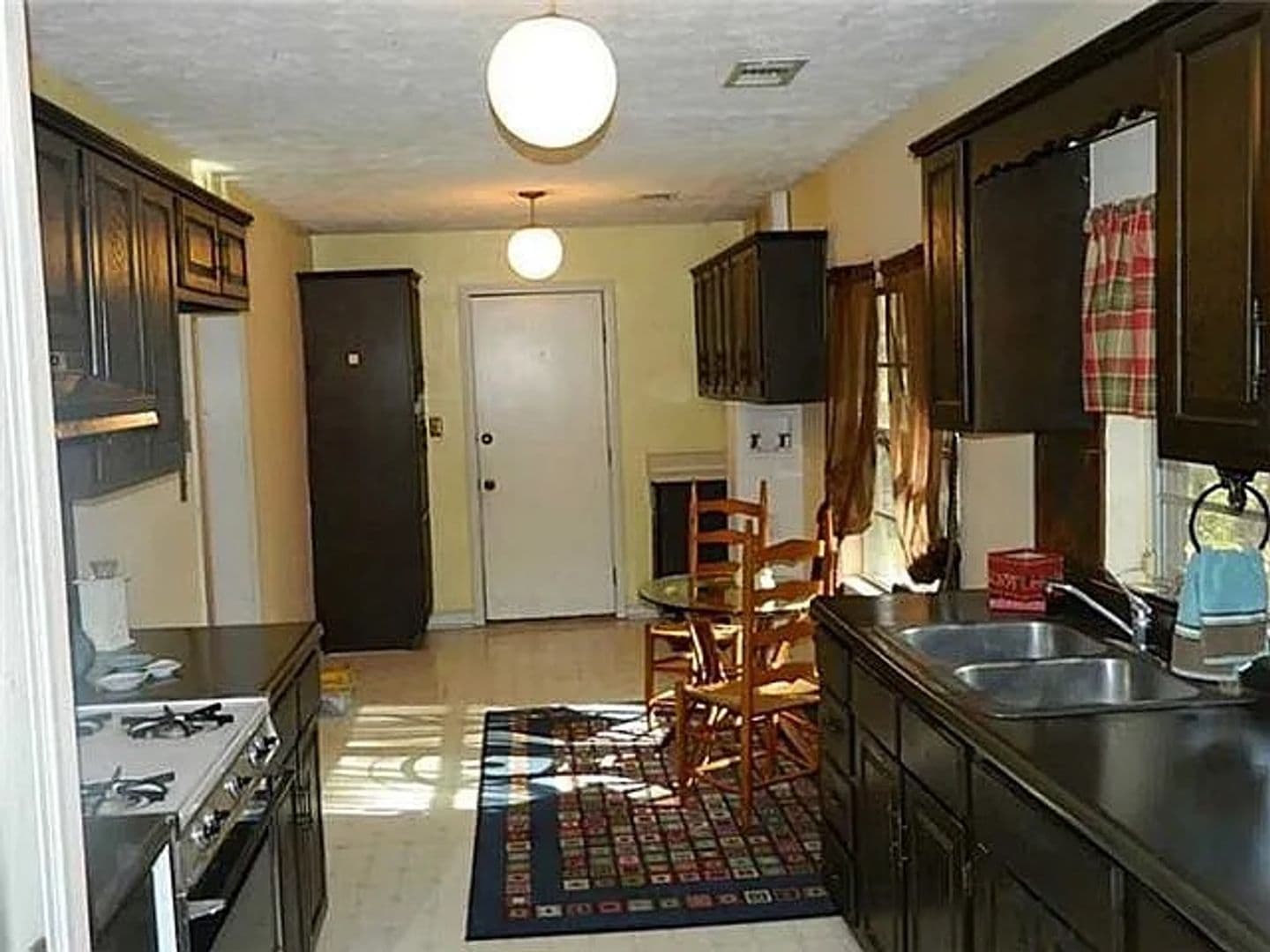 Villa Rica House: 14461 Veterans Memorial Highway