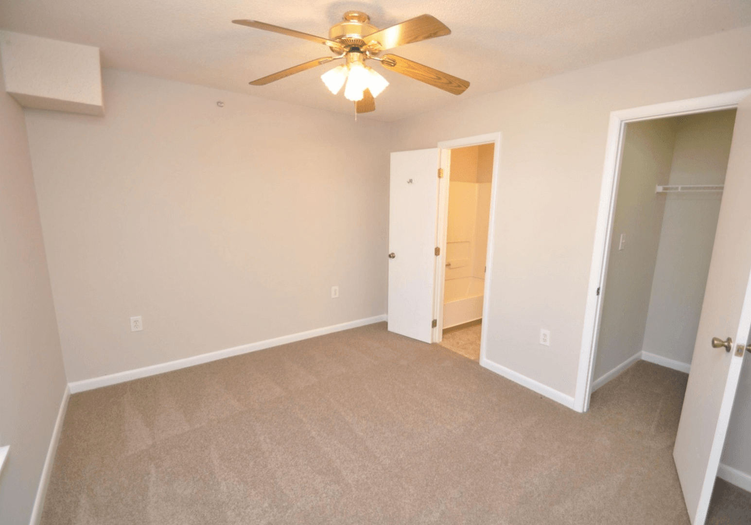 Raleigh House: 1331 #302 Crab Orchard Dr