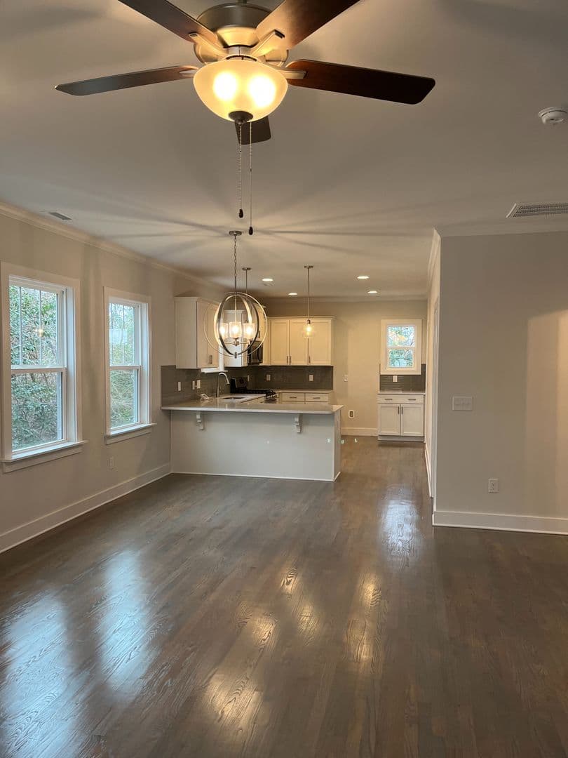Durham House: 1706 Merrick St