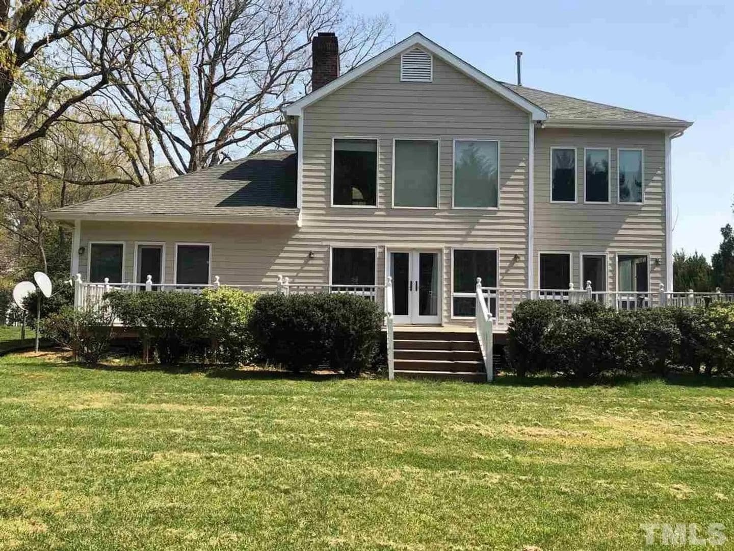 Apex House: 1010 Kingsway Dr
