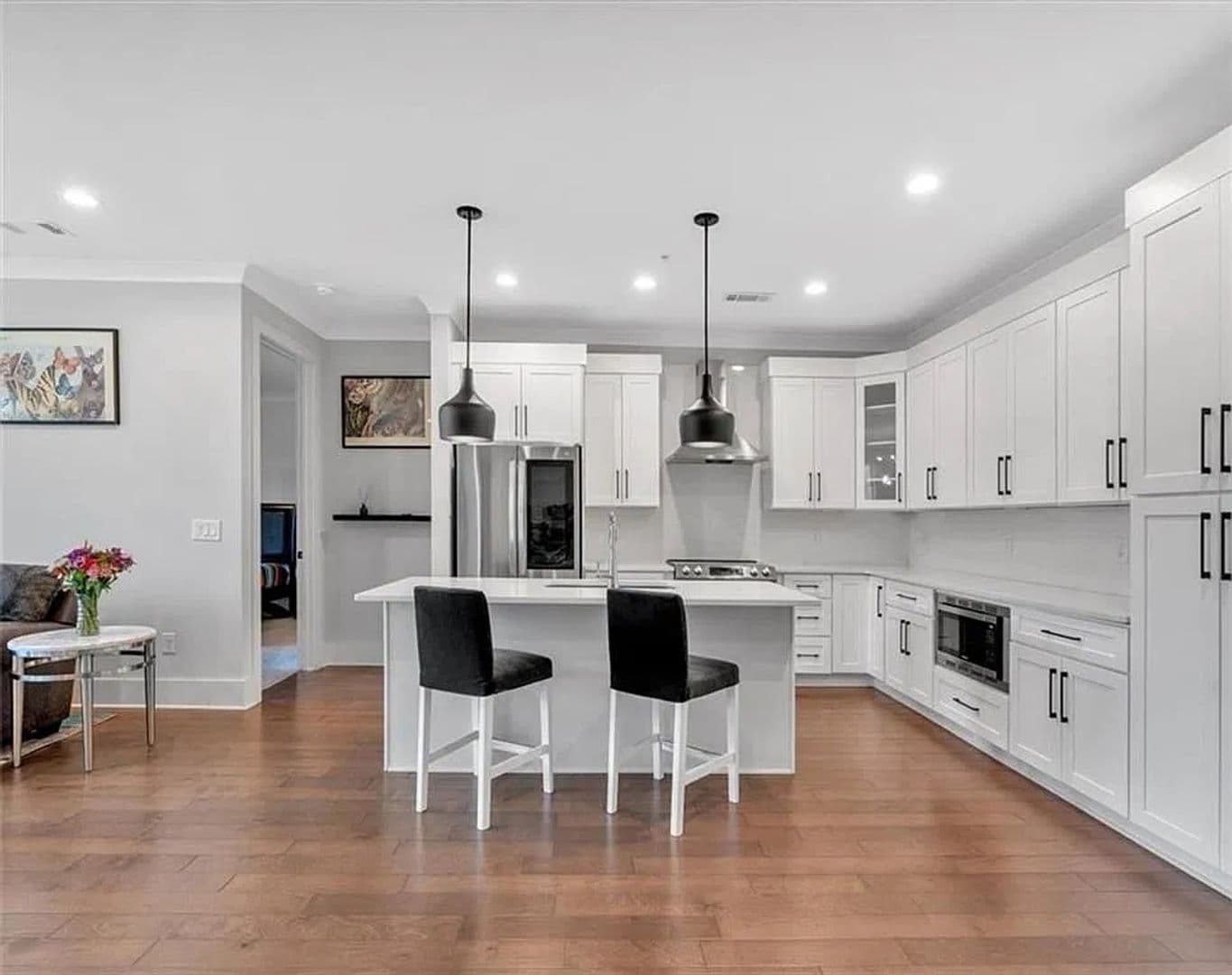 Atlanta House: 6890 Peachtree Dunwoody Rd NE