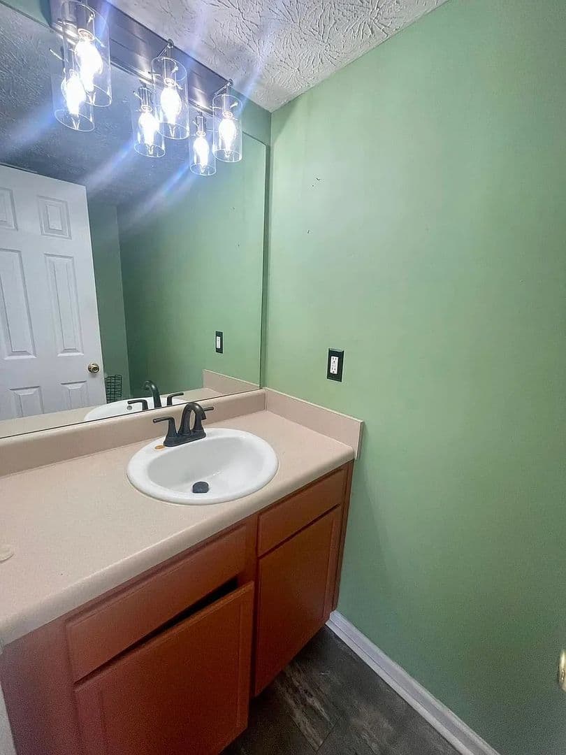Jonesboro House: 143 Woodwind Way