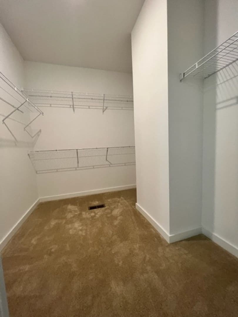 Cary House: 1110 Kiernan Grove Ln