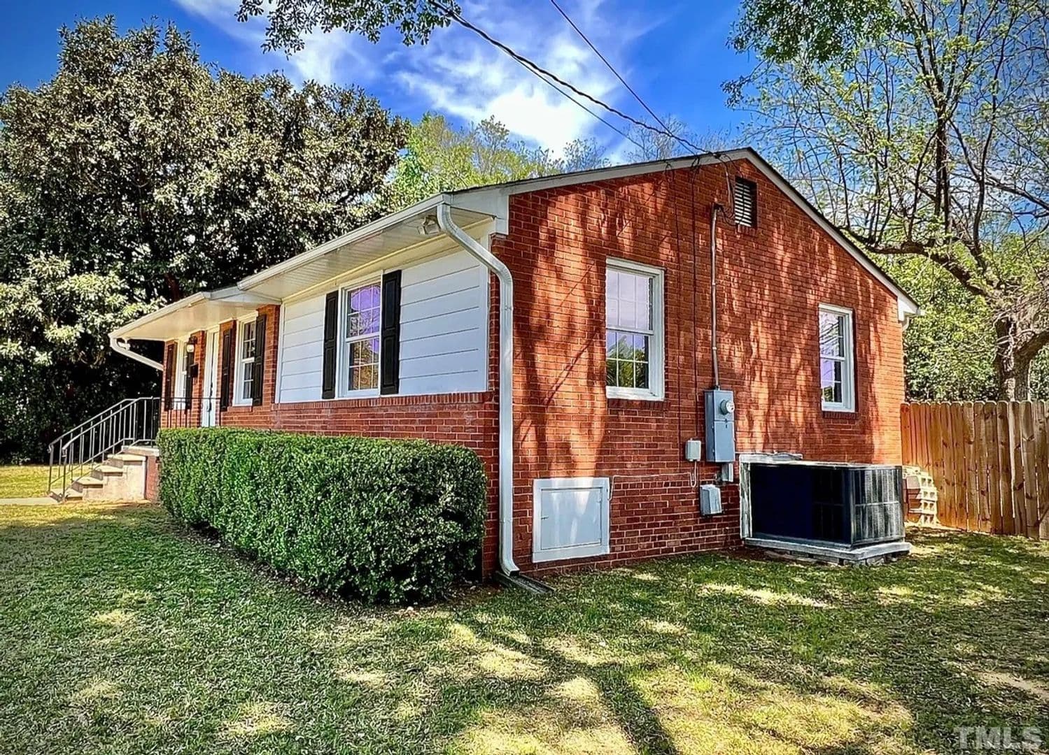 Raleigh House: 1206 Downing Rd