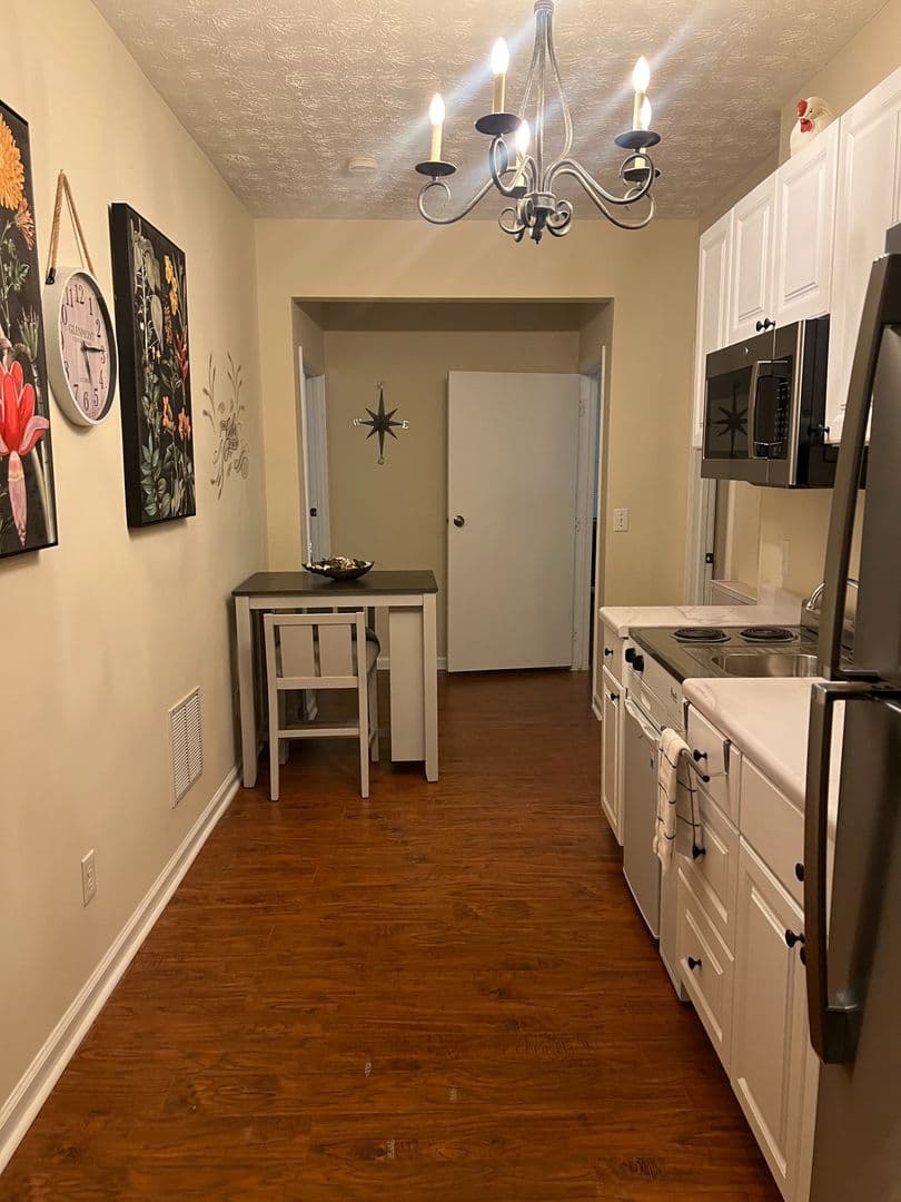 Sugar Hill House: 4030 Hill Station Ct