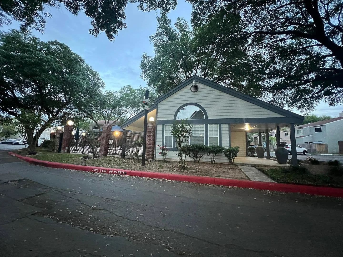 San Antonio House: 12203 Magnolia Blossom St