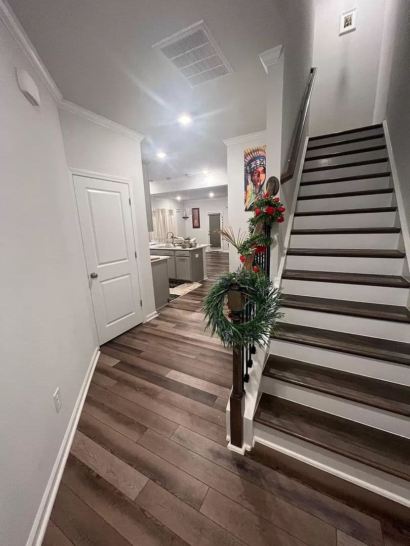 Raleigh House: 6523 Mezzo Ln