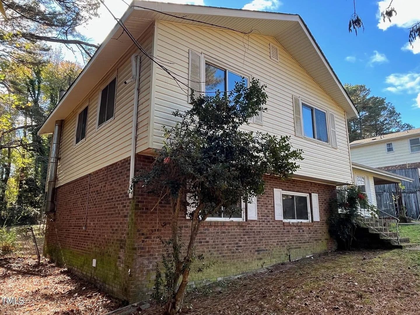Durham House: 916 Forge Rd