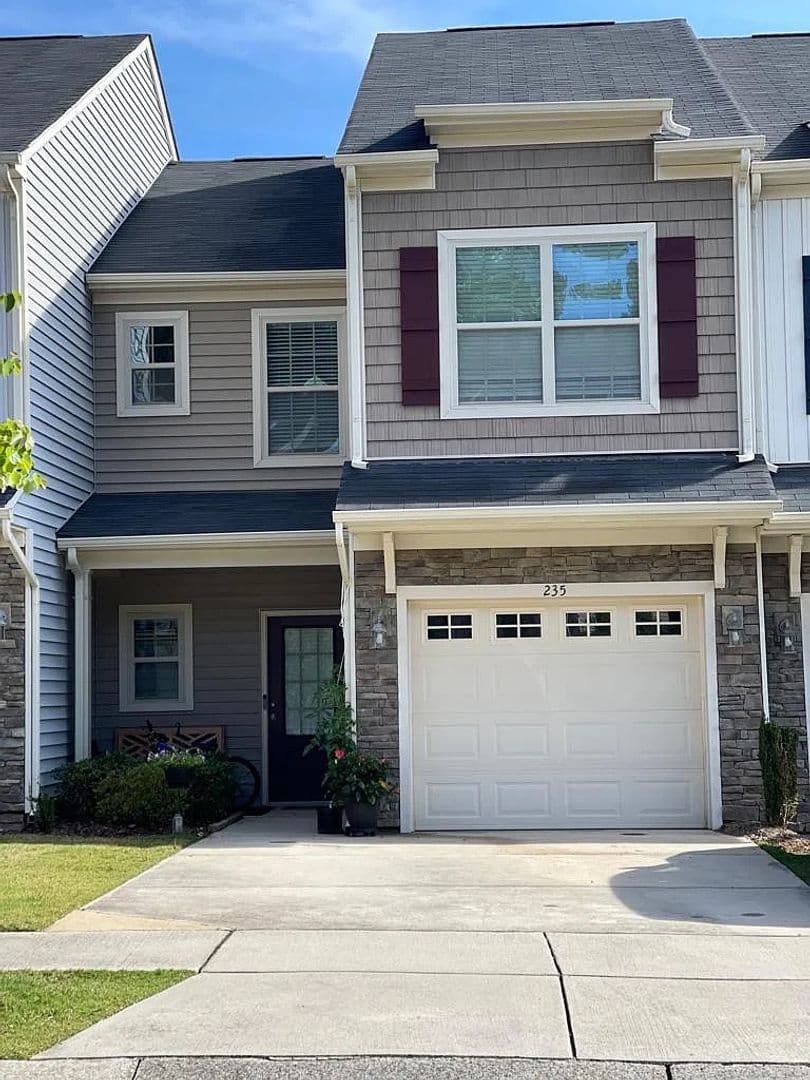 Holly Springs House: 235 Cypress Hill Ln