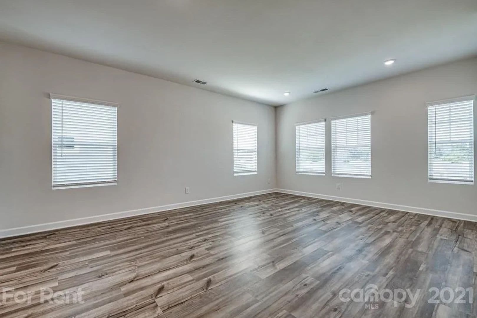 Charlotte House: 2022 Tears Ln