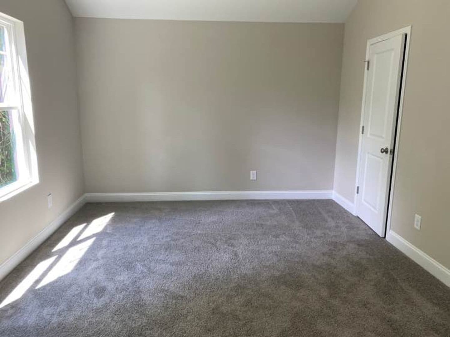 Charlotte House: 2628 Kenhill Dr