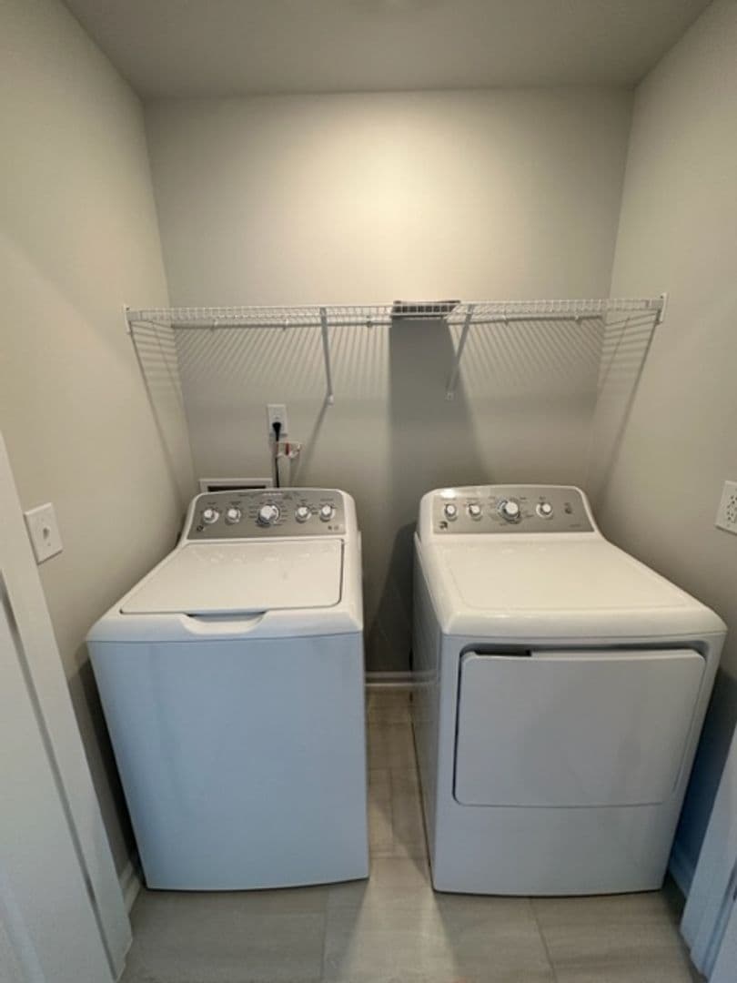 Apex House: 1642 Kipp Ln
