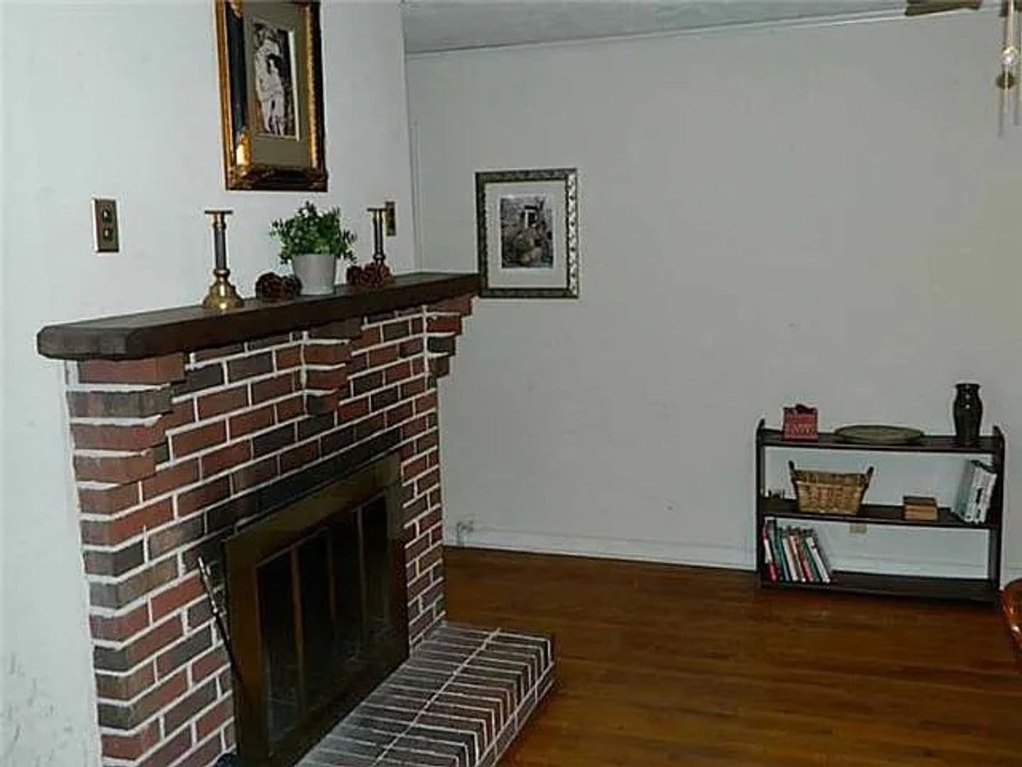 Villa Rica House: 14461 Veterans Memorial Highway